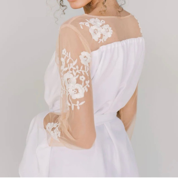 NWT Beautiful Bridal robe by Robed With Love - Hildy Rose size 1X white - Picture 2 of 16